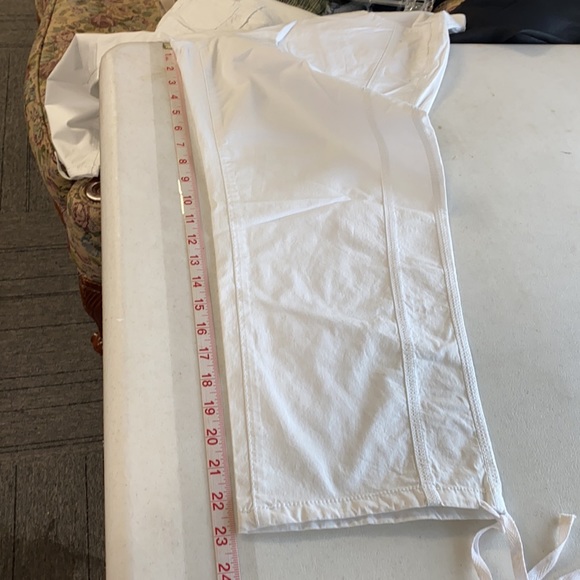 Size 10 DKNY white jeans with adjustable bottoms. - Picture 3 of 6